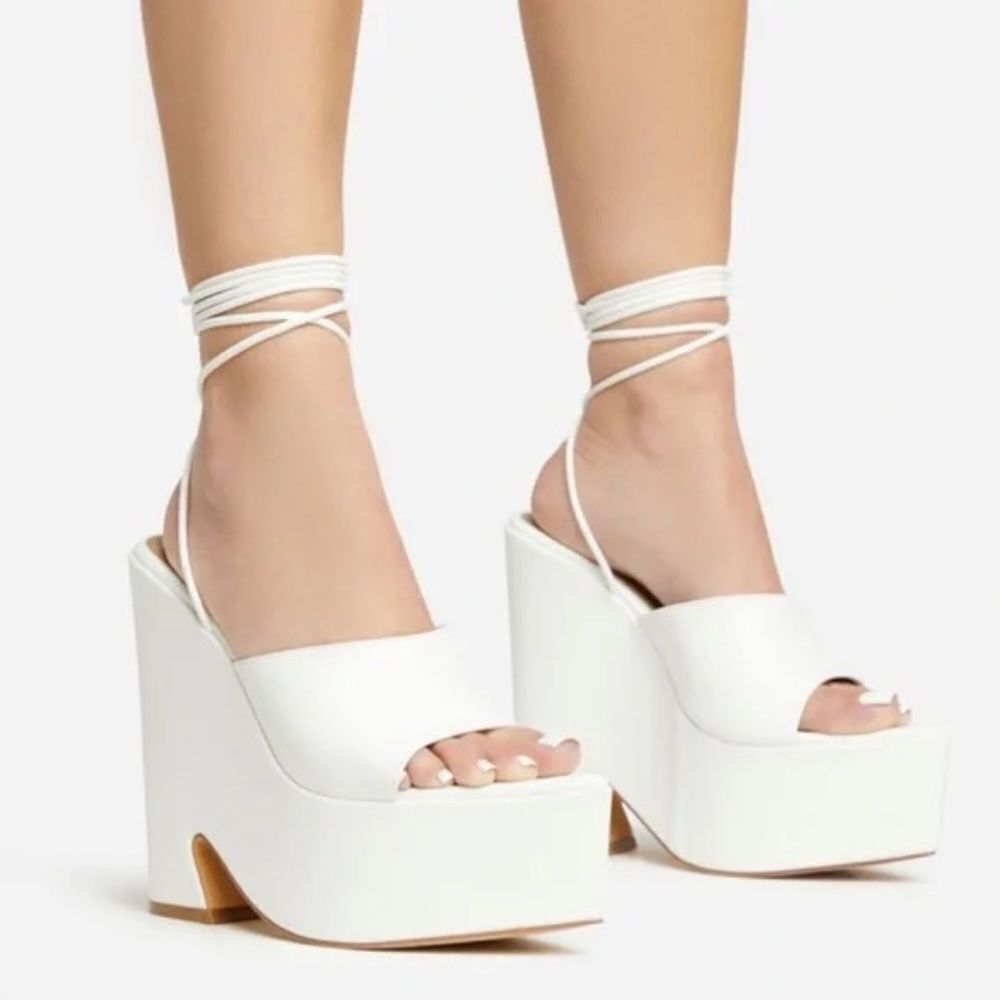 EGO Weekend Ready NWT Platform Pointy Toe Lace Up Heels Sz  UK‎ 6/US 8